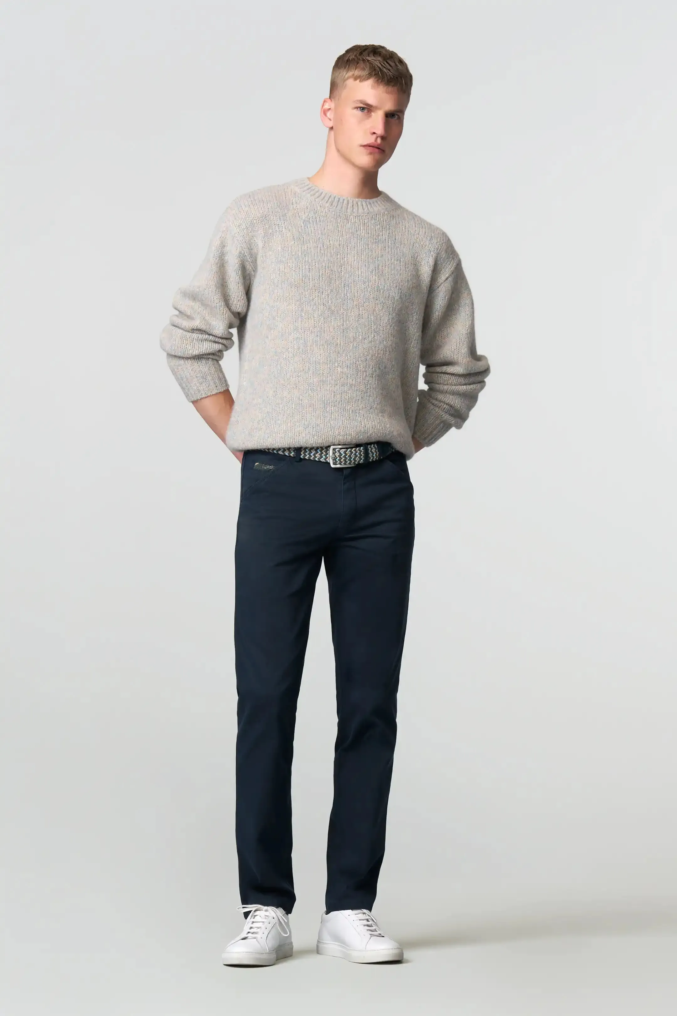 30% OFF - MEYER Chicago Trousers - 5613 Fine Micro Cotton Chinos - Navy