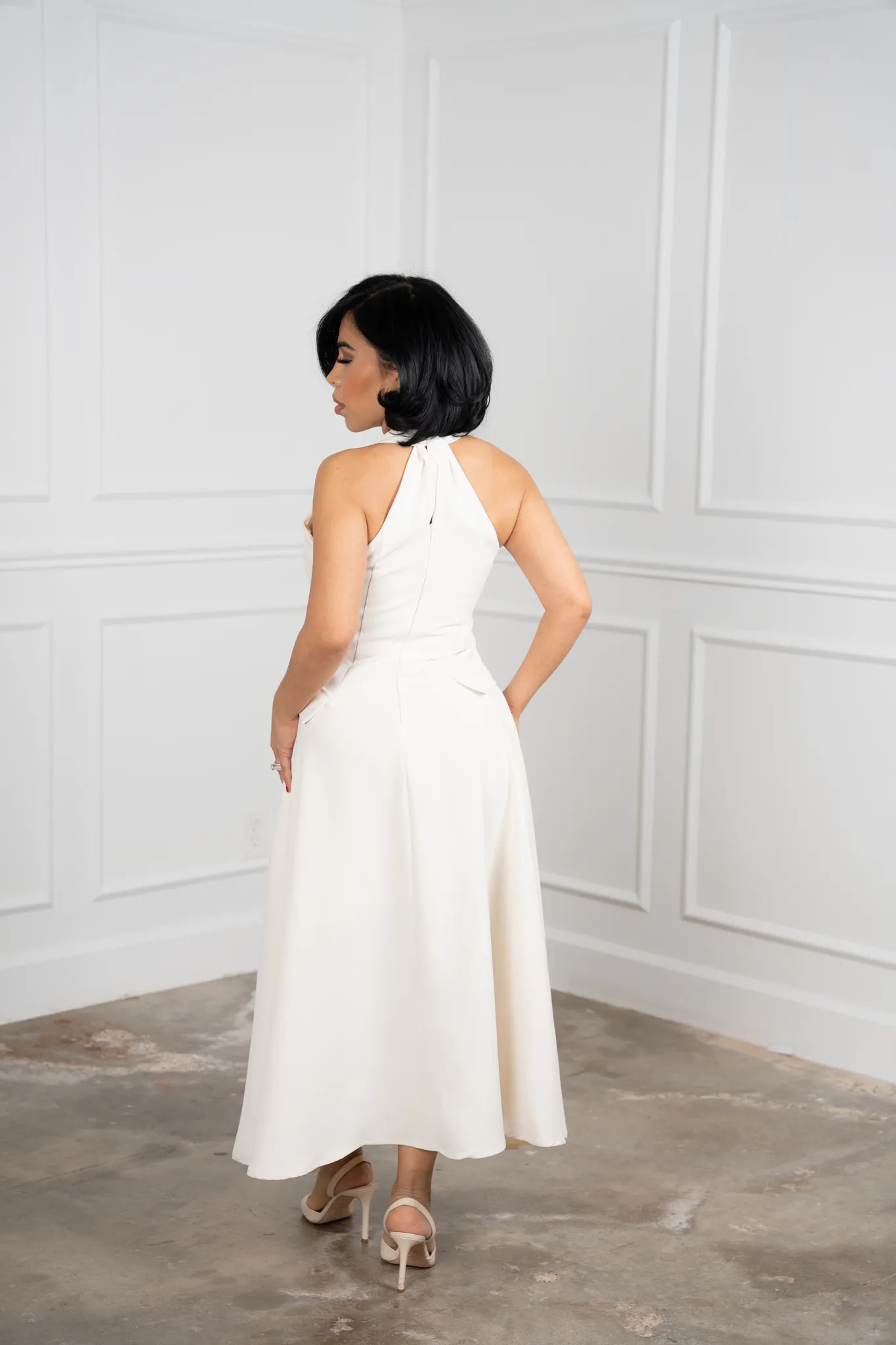 Fiona - White Classic Dress
