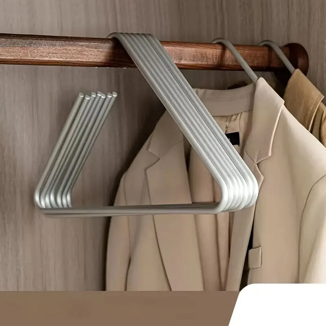 Heavy-Duty Metal Triangle Hanger