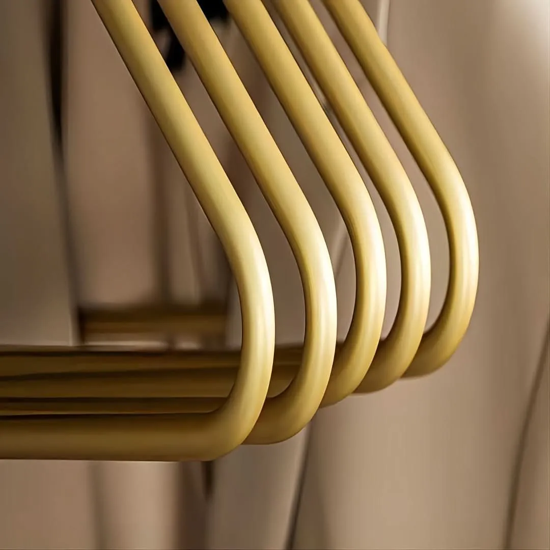 Heavy-Duty Metal Triangle Hanger