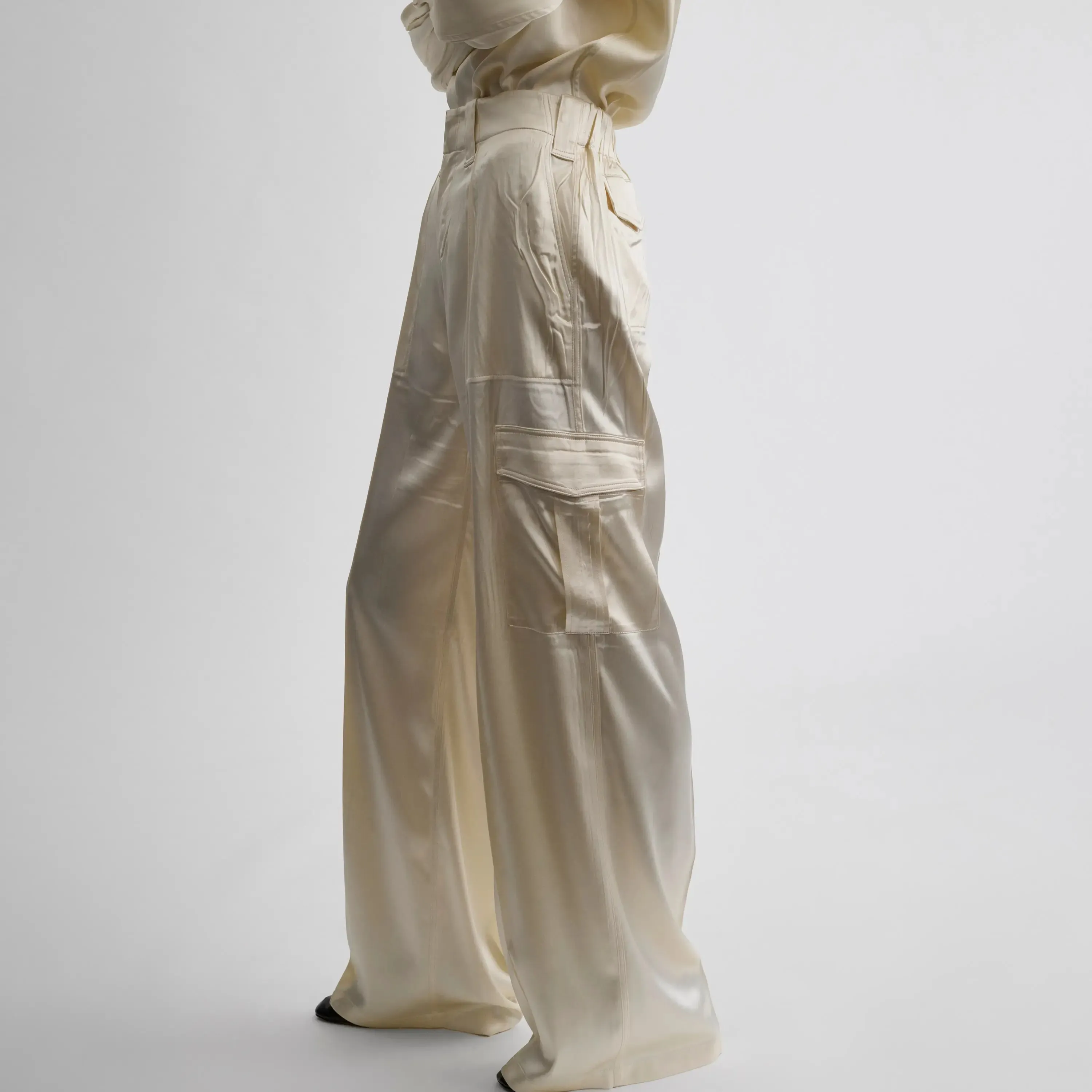 LIQUID CARGO TROUSERS | cream silk