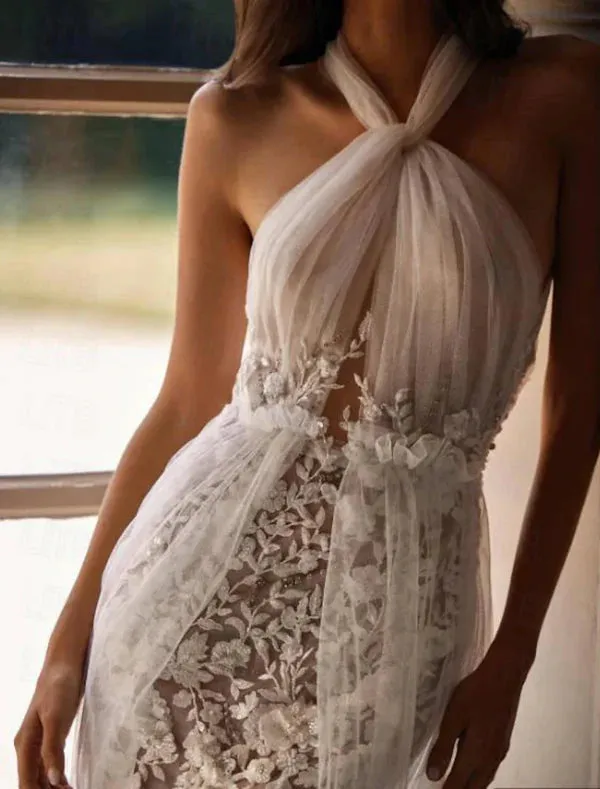 Luolandi Little White Dresses Boho Wedding Dresses Sheath / Column Camisole Sleeveless Court Train Lace Bridal Gowns With Beading Embroidery Beautiful
