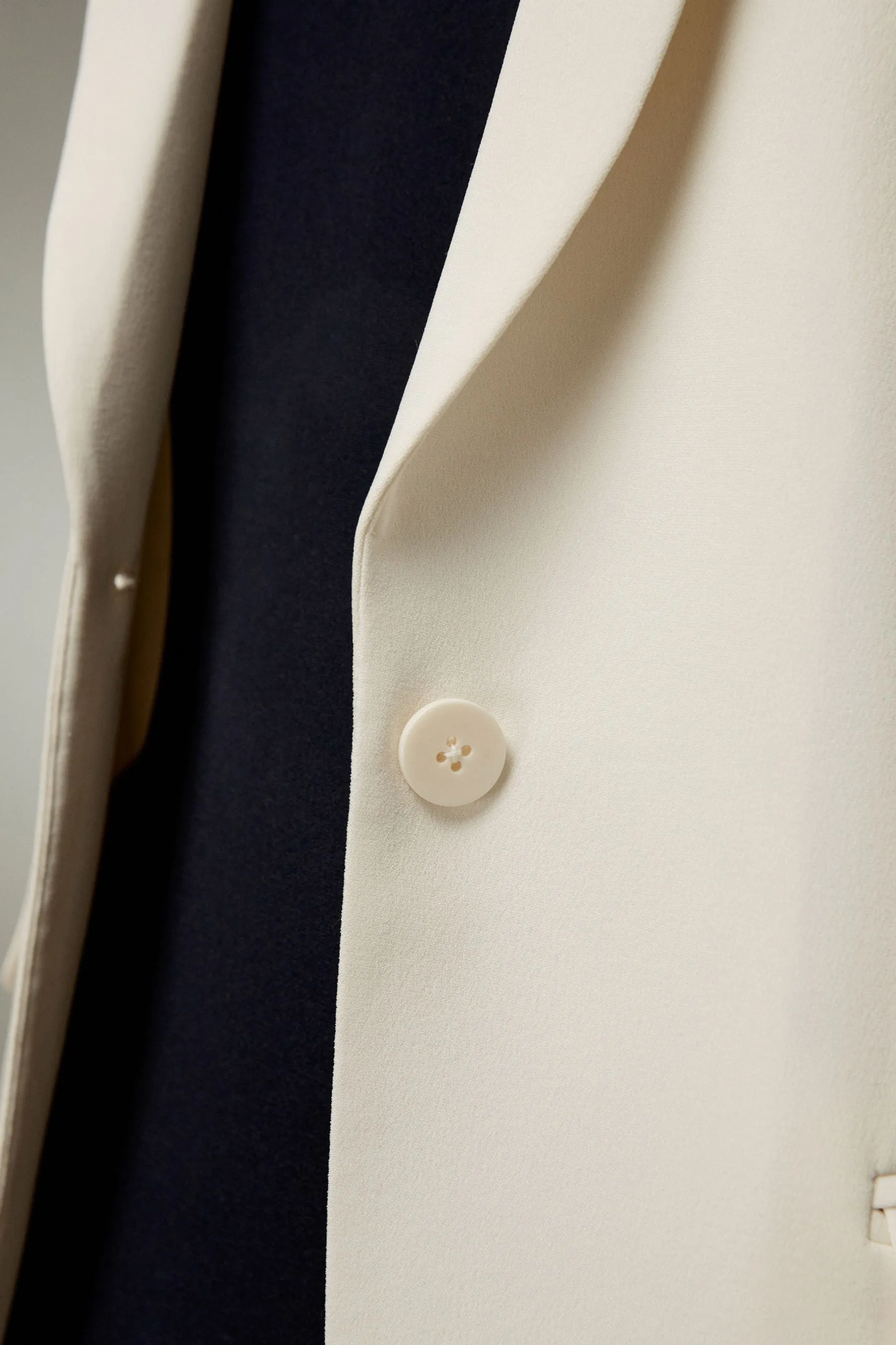 Silk Sleek Blazer - White