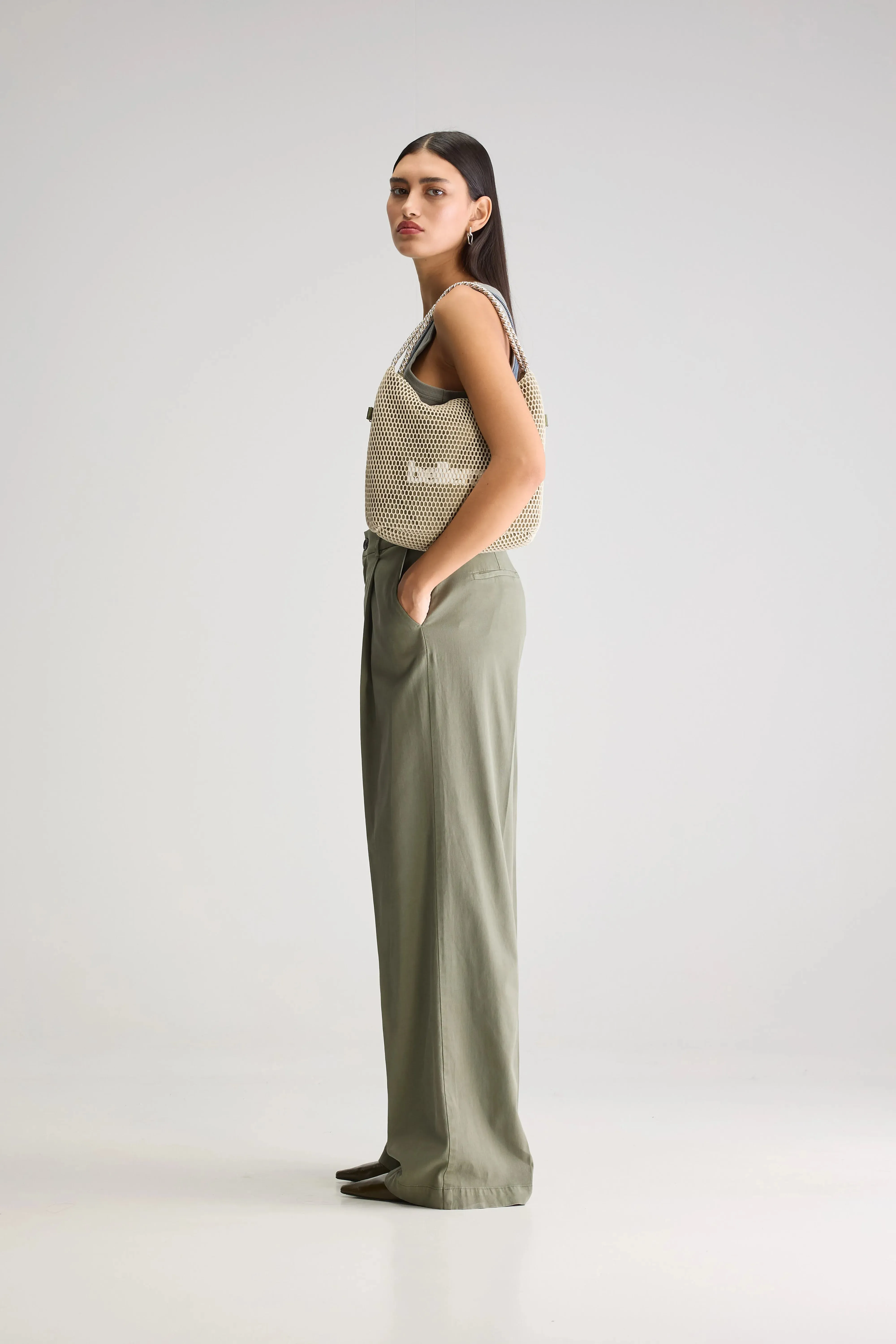 Viktor formal trousers (251 / W / DUSTY OLIVE)