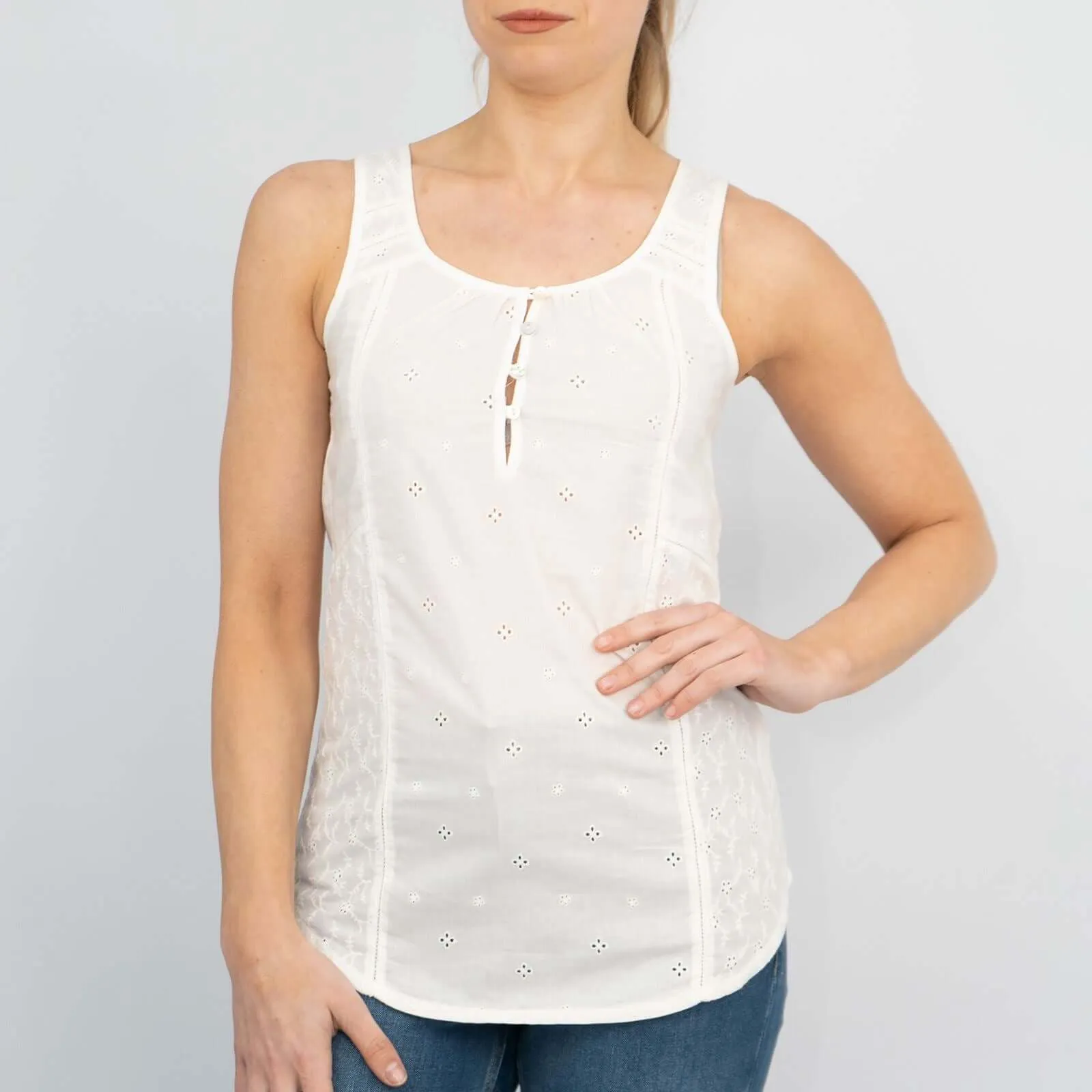 White Sleeveless Vest Floral Embroidery Cami Tops
