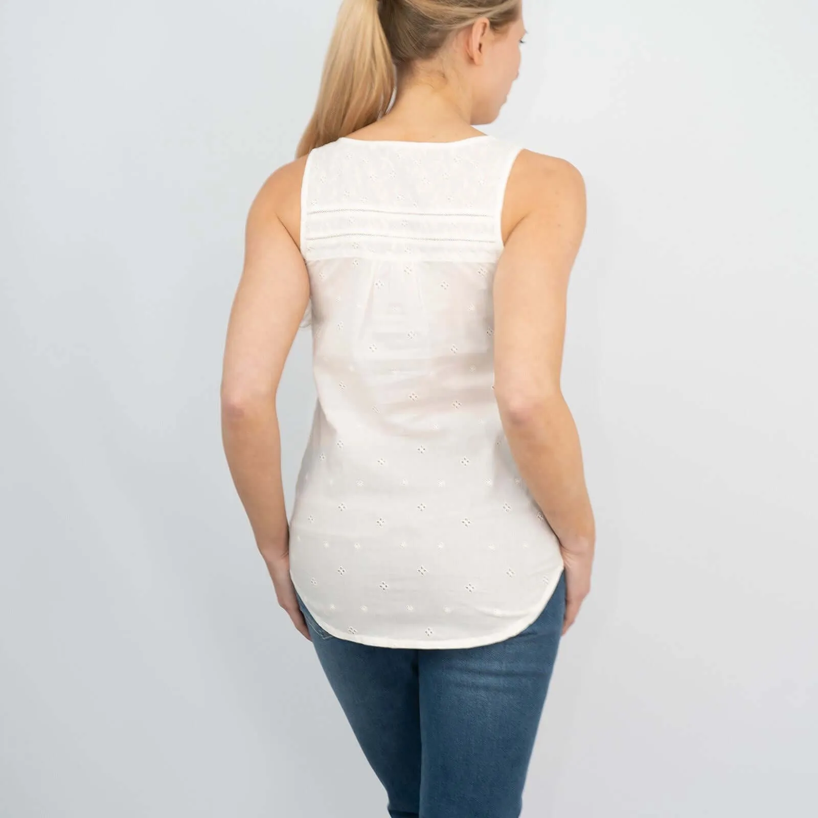 White Sleeveless Vest Floral Embroidery Cami Tops